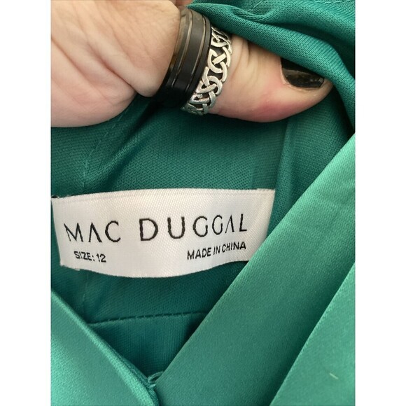 Mac Duggal Gown Size 12 In An Emerald Green! NWT! Be The Bell Of The Ball! - Picture 7 of 16